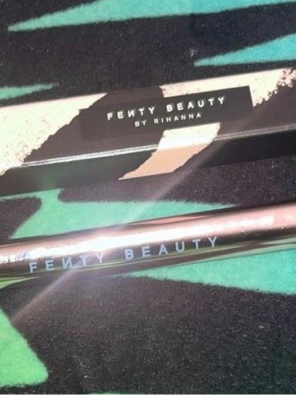 ✨BNIB!Fenty Beauty Liquid Eyeliner in “Cuz I’m Black” BN!!